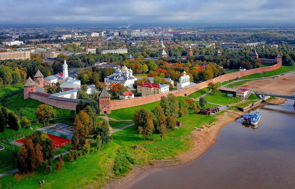 В россии 2 новгорода