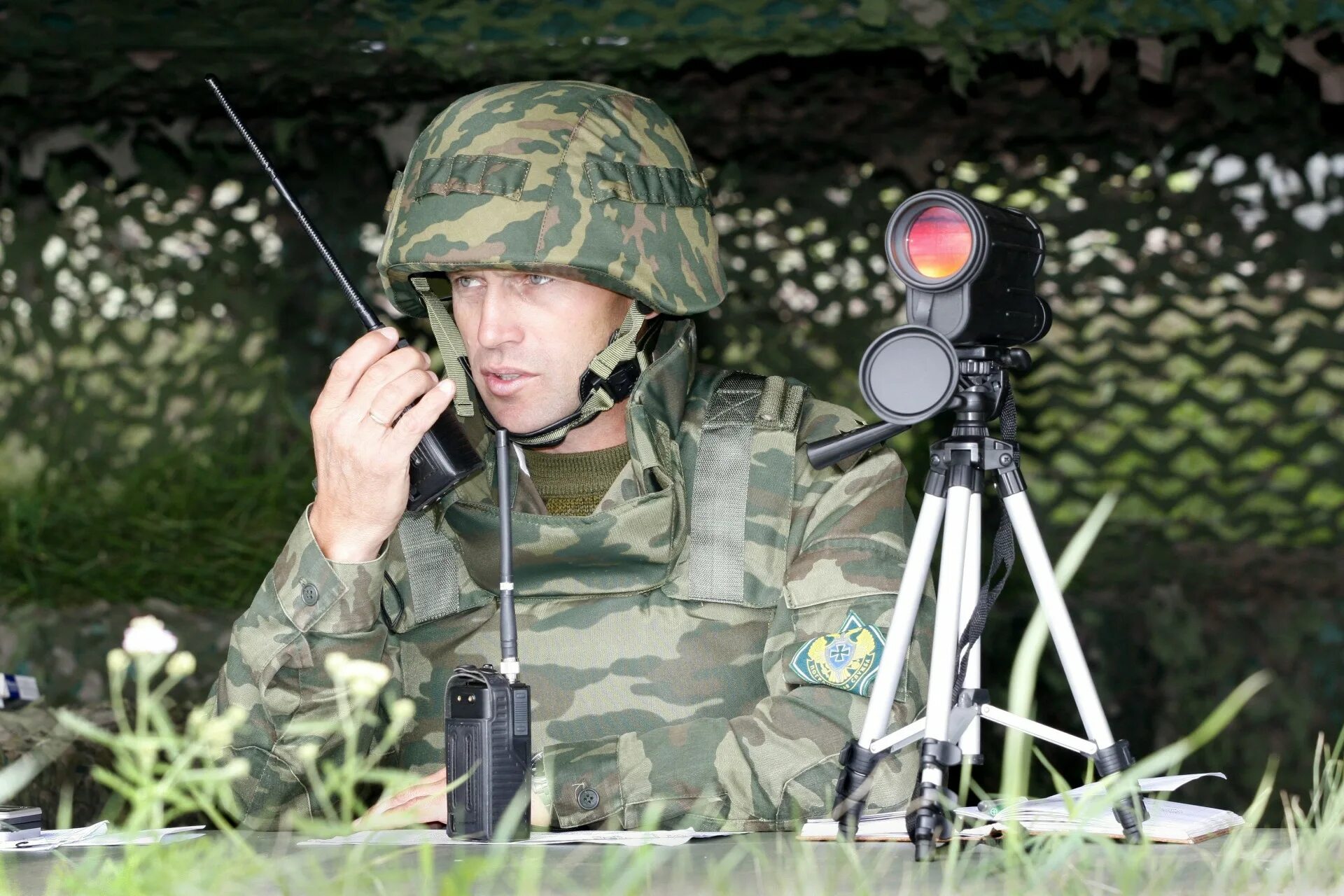 Soldiers radio. Солдат Российской армии. Военная рация. Солдаты России. Русский солдат.