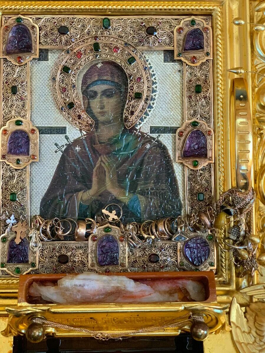 Мироточение иконы в храме вооруженных сил. Мироточивые иконы сейчас. Мироточащие иконы россии. Мироточение икон 2022. Мироточивые иконы сейчас.