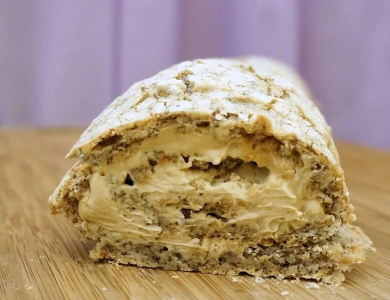 Меренговый рулет с лимонным курдом. Меренговый рулет со сгущенкой. Меренговый рулет корж. Меренговый рулет с малиной. Меренговый рулет со сгущенкой.