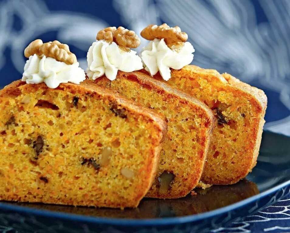 Морковный кекс с грецкими орехами. Самый вкусный морковный кекс. Самый вкусный морковный кекс. Морковный кекс с грецкими орехами. Вкусный лимонный кекс.
