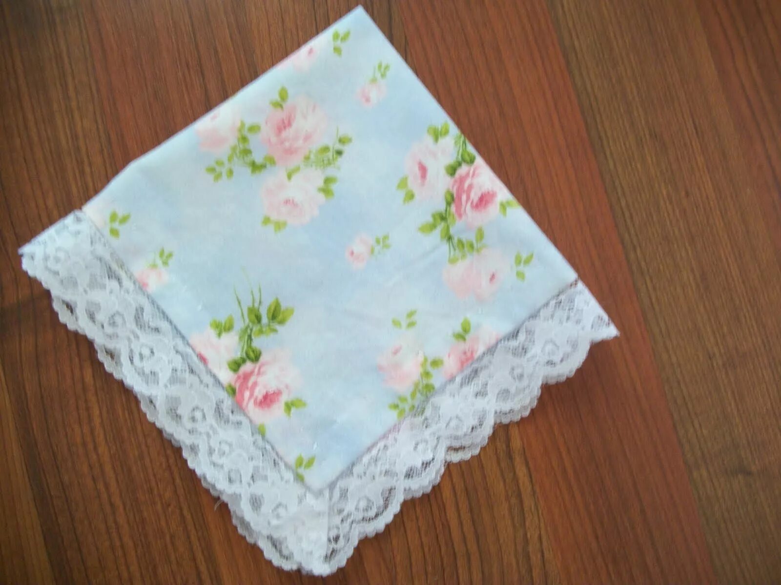 красивые носовые платки. носовой платок. носовой платок с вышивкой. носовой платок. носовые платочки.