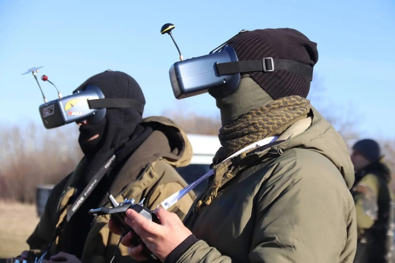 Профессия оператор бпла. Инженер бпла. Оператор бпла тамбов. Наземная станция управления бпла орион. Пилот квадрокоптера.