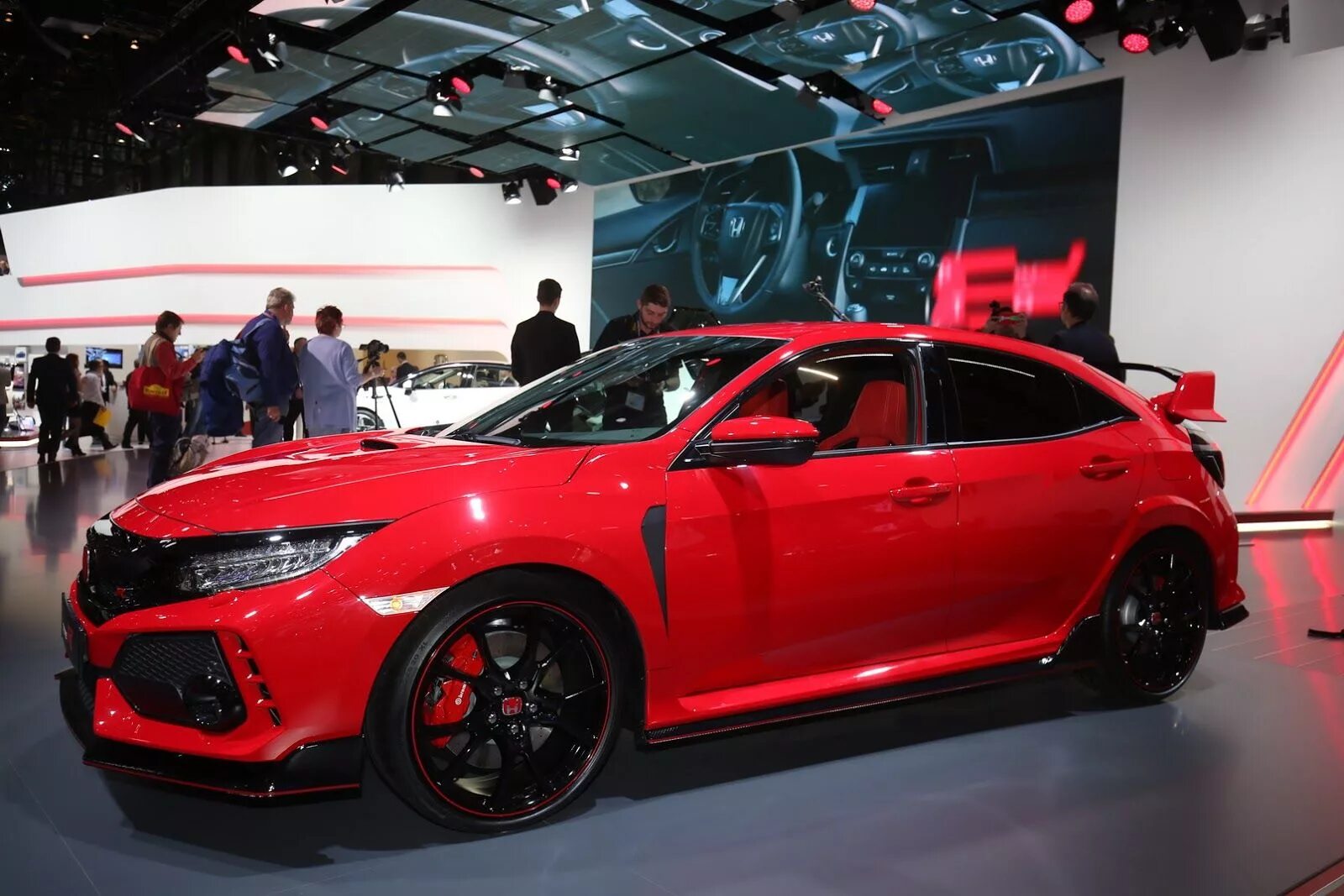 New type r. Хонда Цивик тайп р 2018. Хонда Цивик Type r 2018. Новый Цивик тайп р 2018. Новая Хонда Цивик Type r.