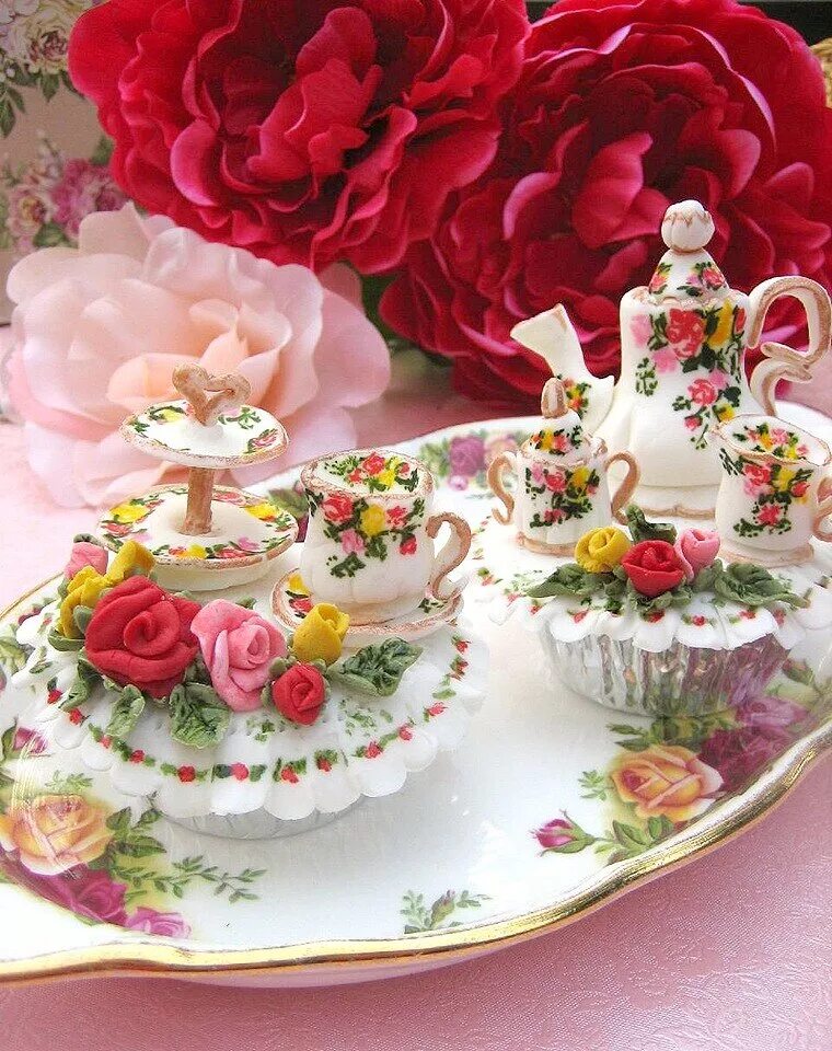 Праздничное чаепитие. Чайный сервиз royal albert. Чаепитие. Красивый сладкий стол. Стол на день рождения.