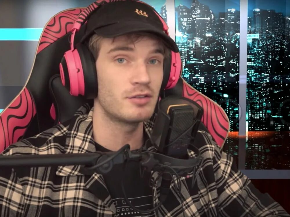 Историю ютубера. PEWDIEPIE 2022. PEWDIEPIE 2023. Пивдипай 2022. ПЬЮДИПАЙ Король.