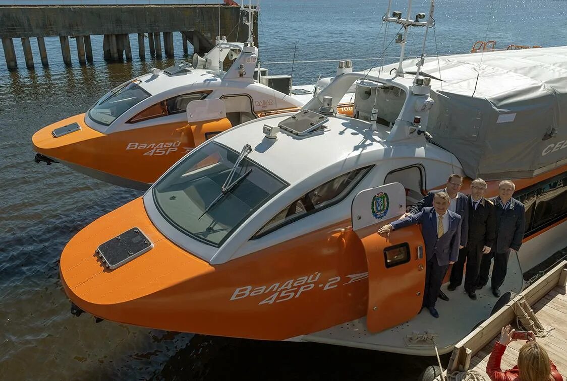 Метеор водомет. Небольшое быстроходное судно скользящее. Damen 5509. Небольшое быстроходное судно скользящее. Валдай 45р салон.