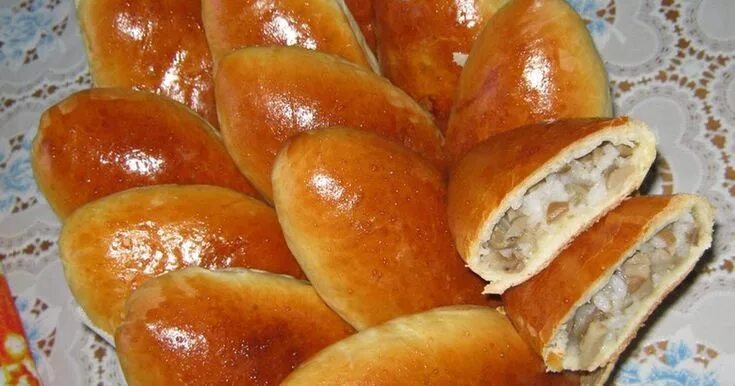 Пирожки с капустой и мясом в духовке на дрожжевом тесте - CoffeePapa.ru