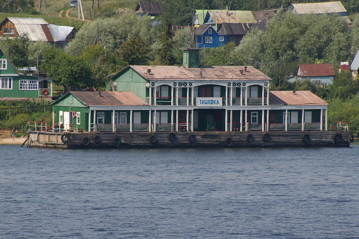 Пристань род. Казань пристань ташевка. дебаркадер волга-волга. пристань юрьевец дебаркадер. казань дебаркадер причал.