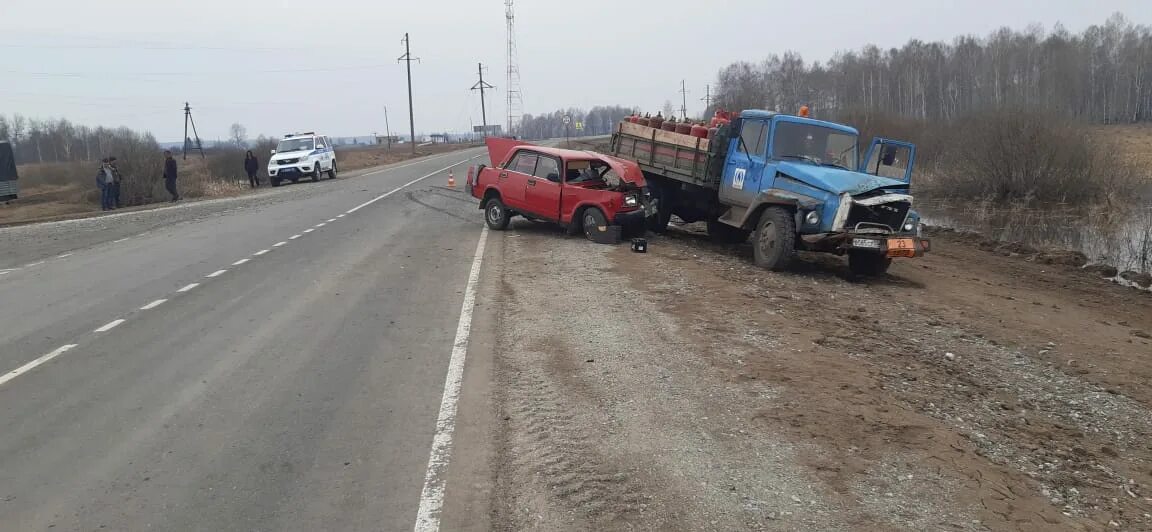 Авария в тюкалинске сегодня на трассе. Авария в Сажино Тюкалинский район. ДТП В Тюкалинском районе.