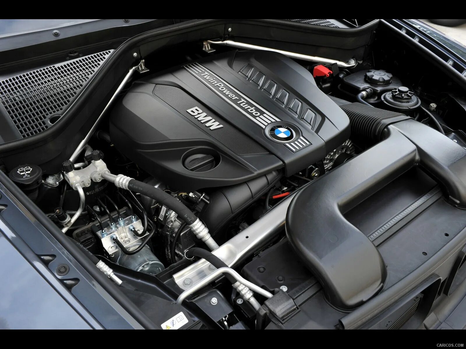 Двигатель бмв х3 2.0. BMW 40d мотор. BMW x5 e70 Diesel Motor. BMW e70 40d двигатель. X5 e70 40d двигатель.