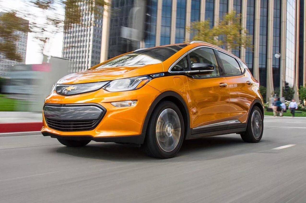 Chevrolet Volt 2017. Chevrolet Bolt. Chevrolet Volt 2017-2018. Шевроле вольт новый оранжевый. Volt 2017