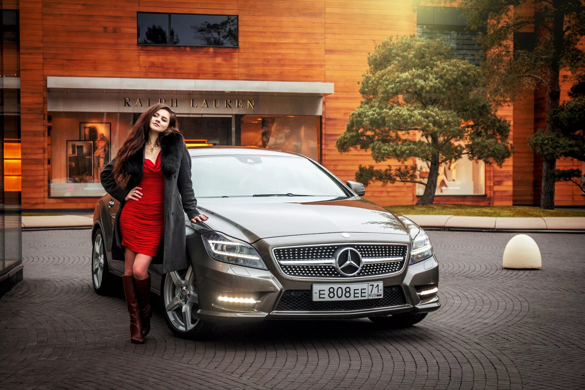 Мерс девушка. Mercedes CLS drive2. Mercedes-Benz_CLS драйв 2. Мерседес CLS 63 AMG И девушки. Мерседес Бенц Элегант.