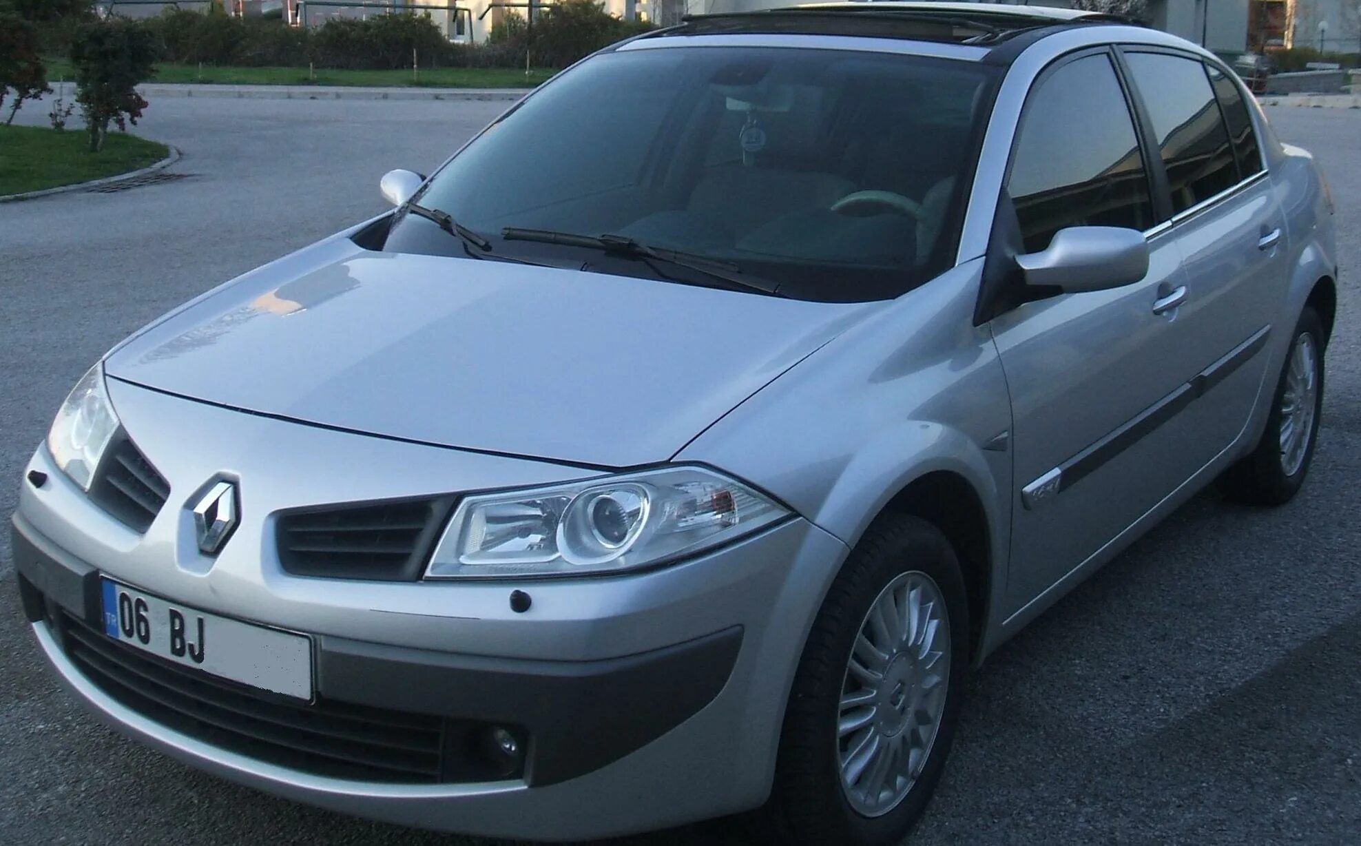 Куплю renault megane 2. Рено Меган 2. Рено Меган 2 2005. Renault Megan 2. Рено Меган седан 2011.