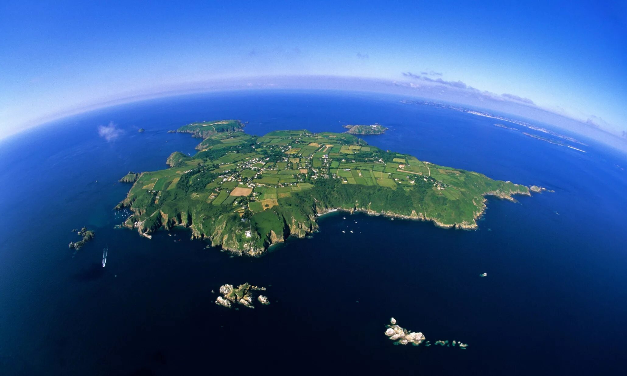 Великобритания большой остров. Остров Сарк нормандские острова. Архипелаг британские острова. Нормандские острова джерси. Остров Британия.