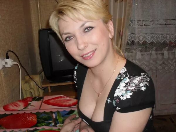 Незамужние женщины смоленска. Смоленские девушки. Женщины из смоленска. Дамы смоленск. Незамужние девушки смоленск.