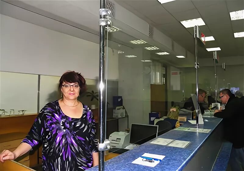 Заведующий почтового отделения. Почтовый работник. Руководитель тверского почтамта. Почтальон и гранат. Амурская область начальник почты.