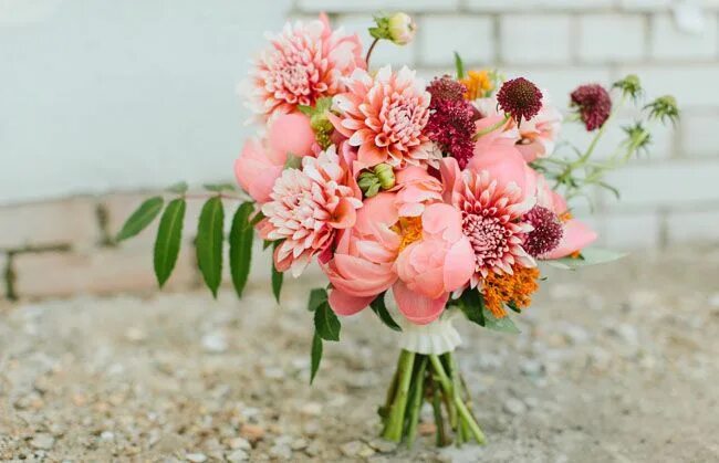 Pin by Carole Price on Luv it all Dahlia centerpiece, Wedding flowers, Dahlia fl