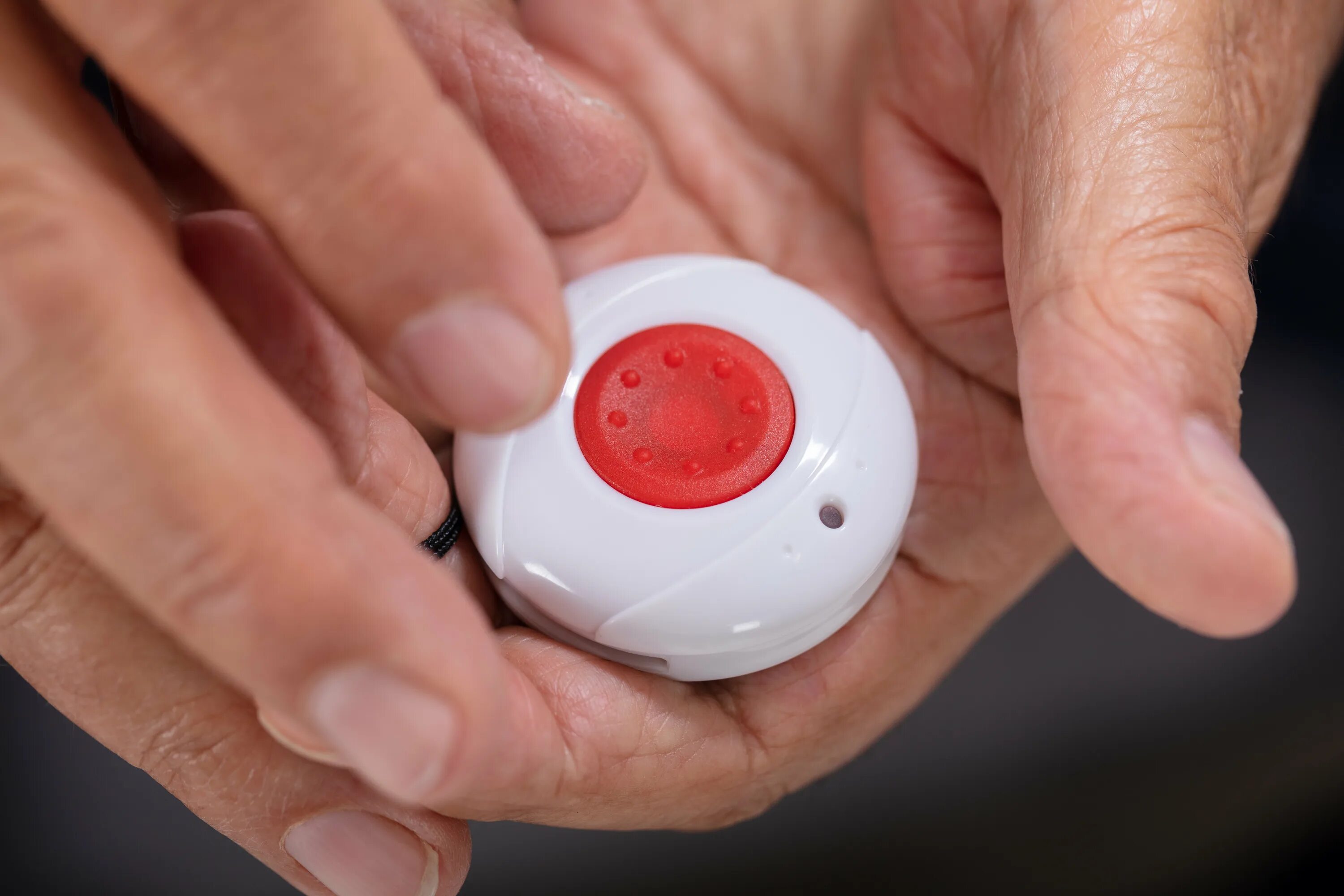 Новая красная кнопка. Тревожная кнопка ио 101-1а (КНС-1а). Тревожная кнопка для пожилых людей. Переносная кнопка тревожной сигнализации.