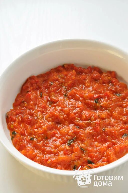 Рататуй с соусом. Рататуй с соусом. Томатный соус с базиликом. Рататуй с соусом. Соус для рататуя.