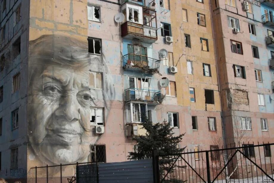 Авдеевка население. Авдеевка население до 2014. Какое население было в авдеевки. Авдеевка улица спортивная сейчас. Мариуполь 2022.