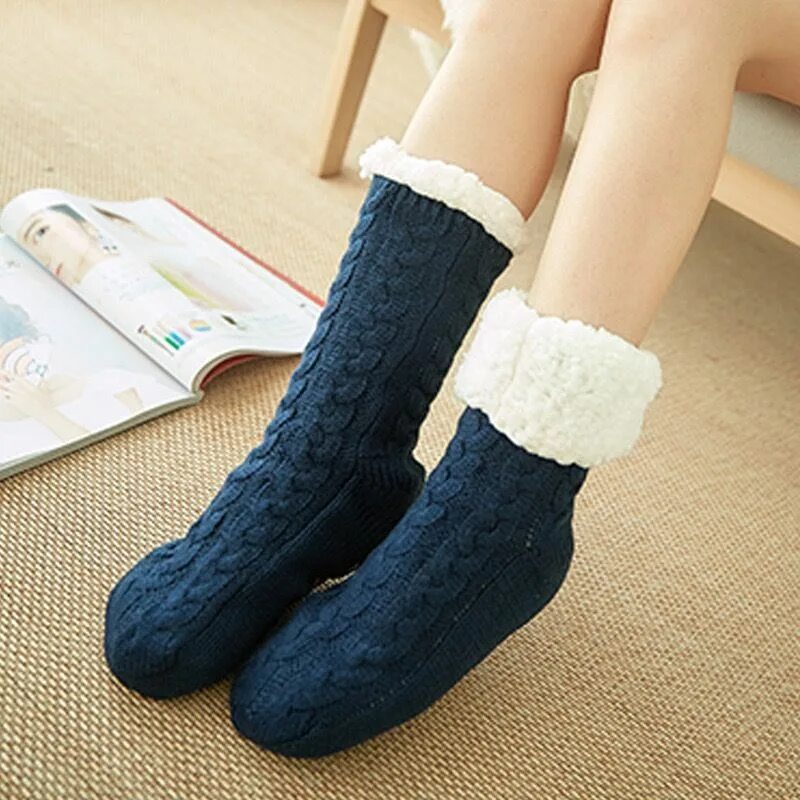 Носочки женские купить. Носки Huggle Slipper Socks. Носки теплые женские. Домашние теплые носки. Тёплые носочки зимние.