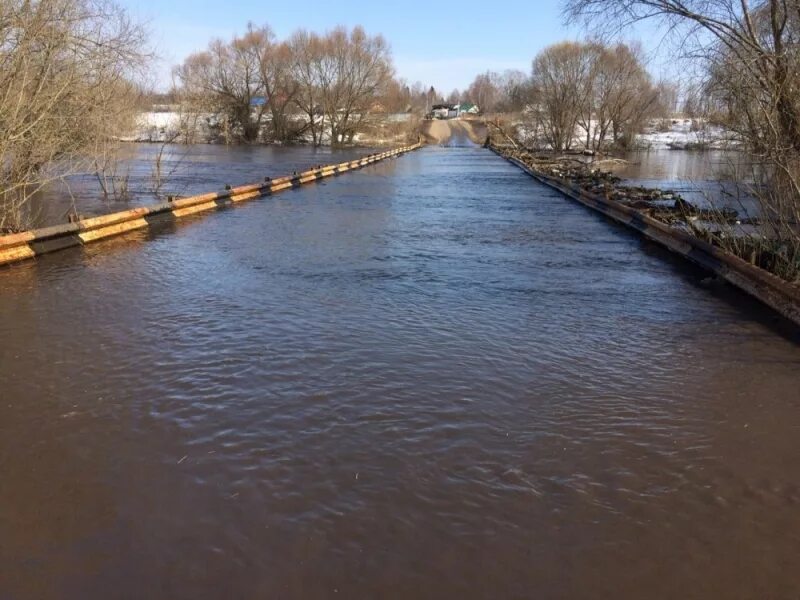 Уровень воды в реке алей. Мост через реку УПА В Тульской области. Подтопило низководные мосты Тульской области. Мост в Никольском Щекинский район. Паводок в Щекинском районе Тульской.