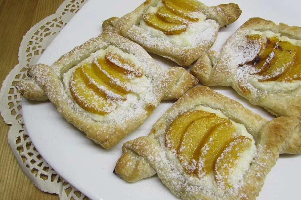 Слоеный торт из творожного теста. Слоеный торт из творожного теста. Слоеный торт из творожного теста. Творожный торт из слоеного теста. Слоеный торт из творожного теста.