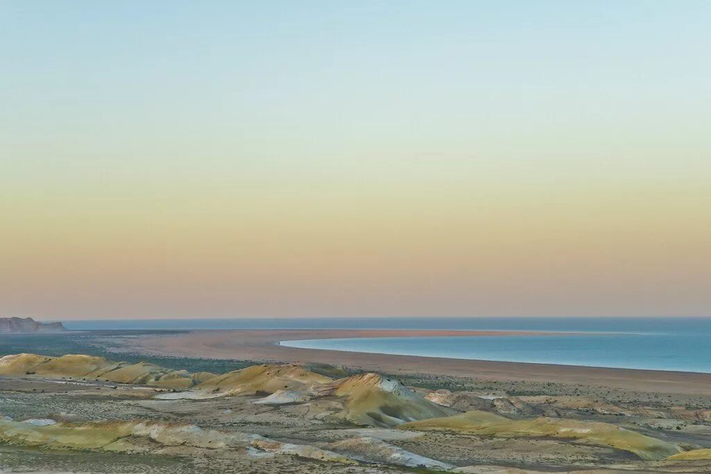 Море в средней азии 4. Аральское море Узбекистан. Аральское море 2022. Озеро Арал в Узбекистане. Каракалпакстан Аральское море.