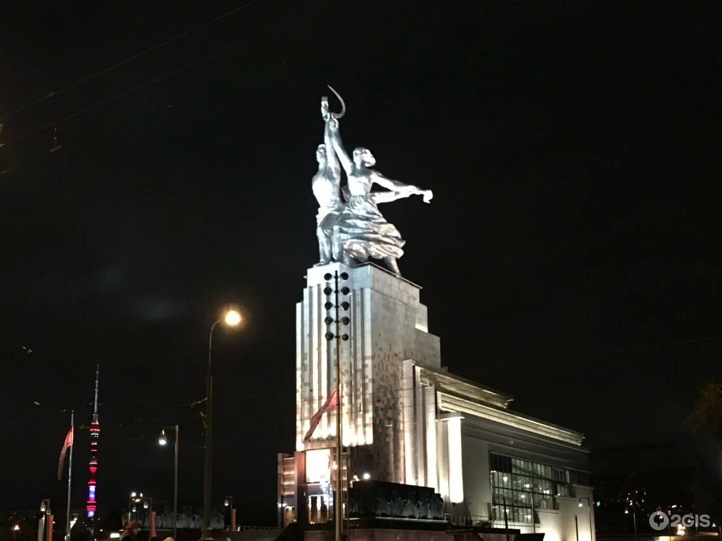 Памятник рабочий и колхозница в Москве. ВДНХ скульптура рабочий и колхозница. 2. Памятник «рабочий и колхозница» — Москва. ВДНХ памятник колхознице. Мосфильм вднх