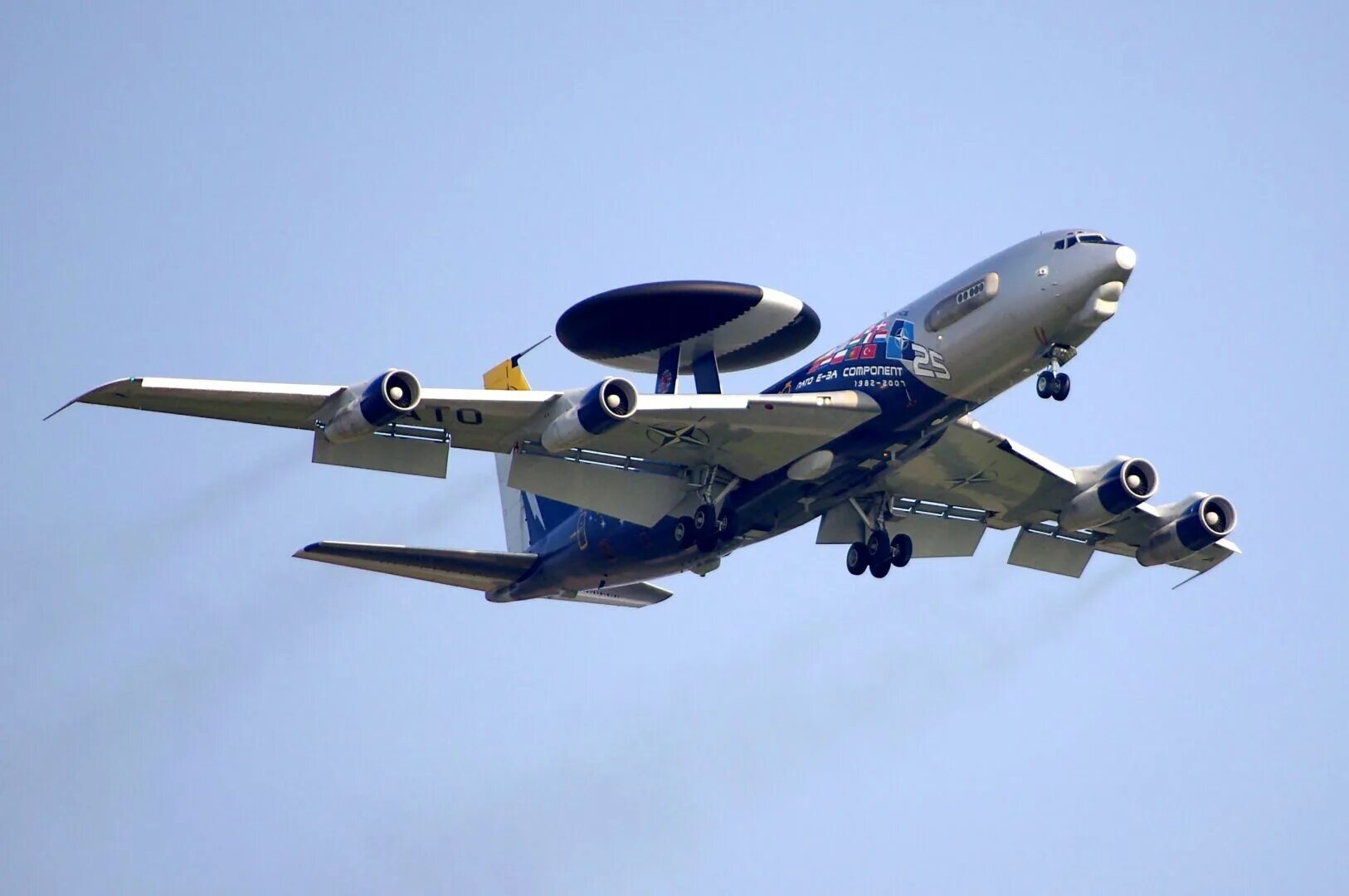 Е 3 самолет. АВАКС самолет разведчик. Самолет AWACS E-3a Sentry. Boeing e-3 Sentry AWACS. AWACS самолёт НАТО.