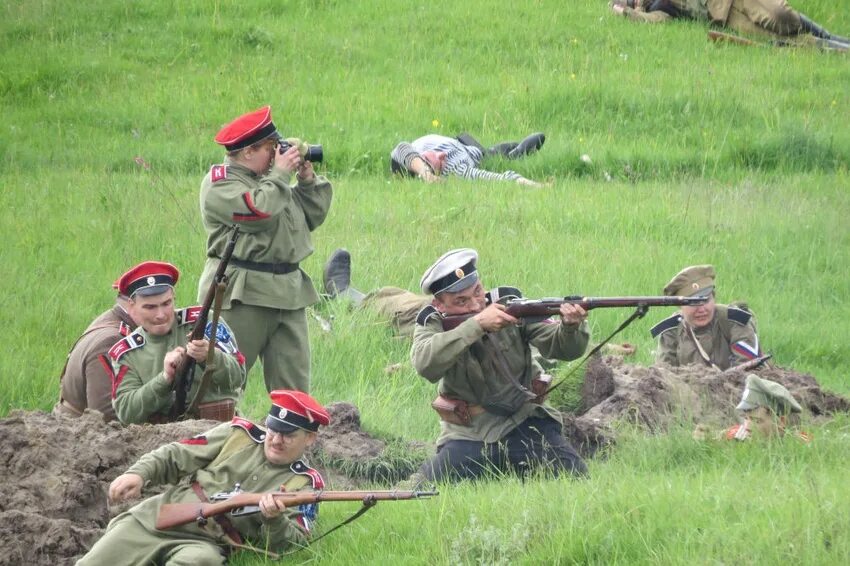 Реконструкторы гражданской войны в России. Белгород в гражданскую войну. Казаки реконструкторы.