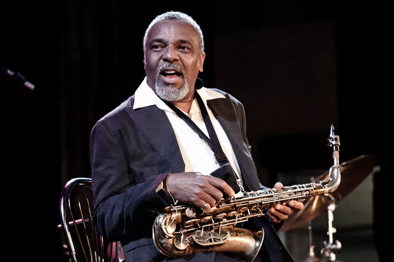 Archie shepp. Луи армстронг в молодости. Джазовые певцы. Известного музыканта джаза. Зарубежный джазовый исполнитель.