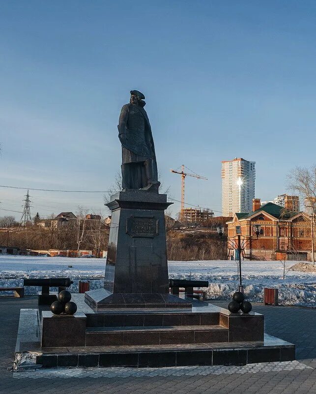 В н татищев создатель какого памятника культуры. Памятник Василию Татищеву в Перми. Татищев основатель Перми памятник. Памятник Татищева Пермь.