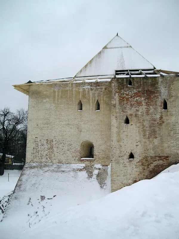 Вяземская крепость вязьма. Вязьма башня крепости. Крепостная башня в вязьме. Вяземская крепость вязьма. Вязьма башня крепости.