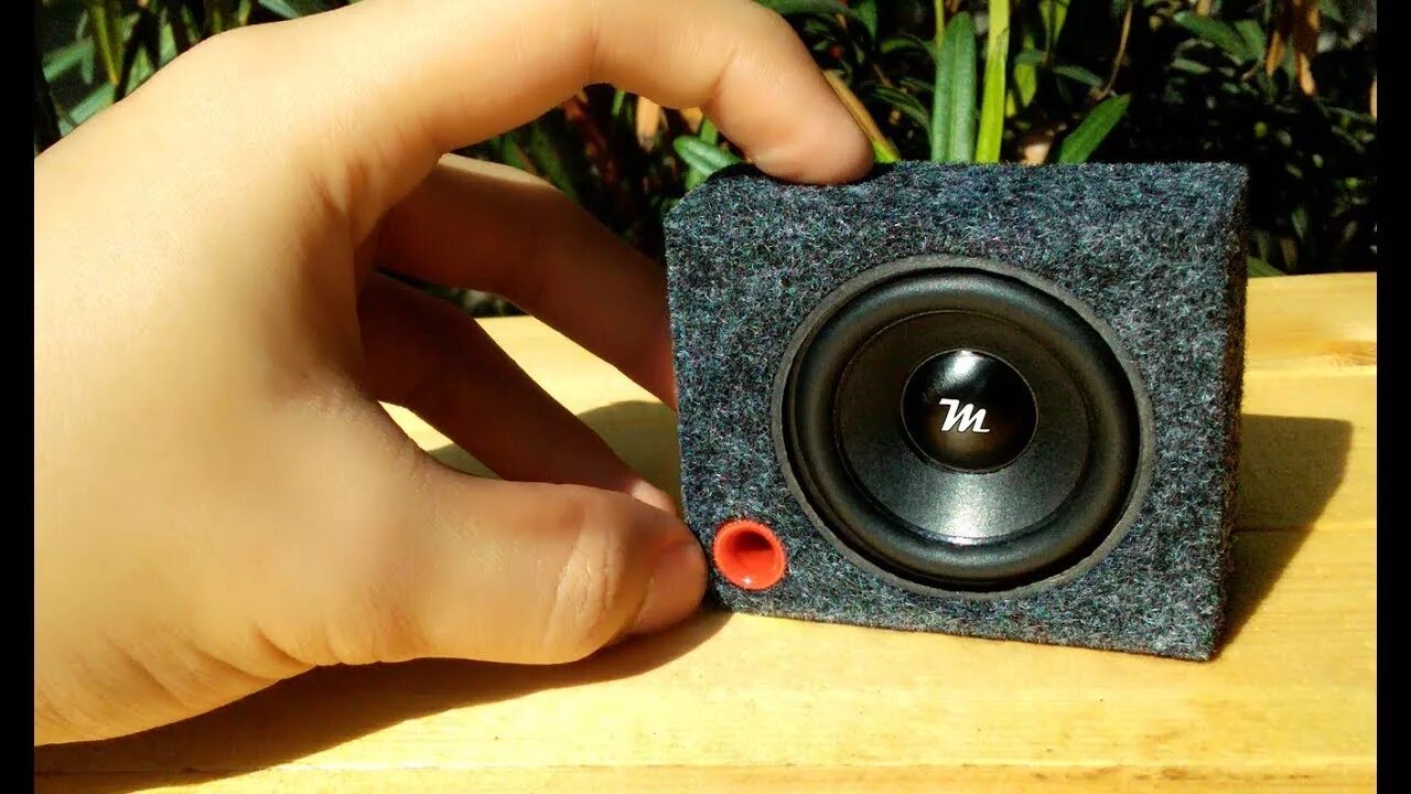 Сабвуфер урал 12. Сабвуфер в тигуан. Сабвуфер в mini r50. Сабвуфер урал ас-у12а. Буфер маленький.