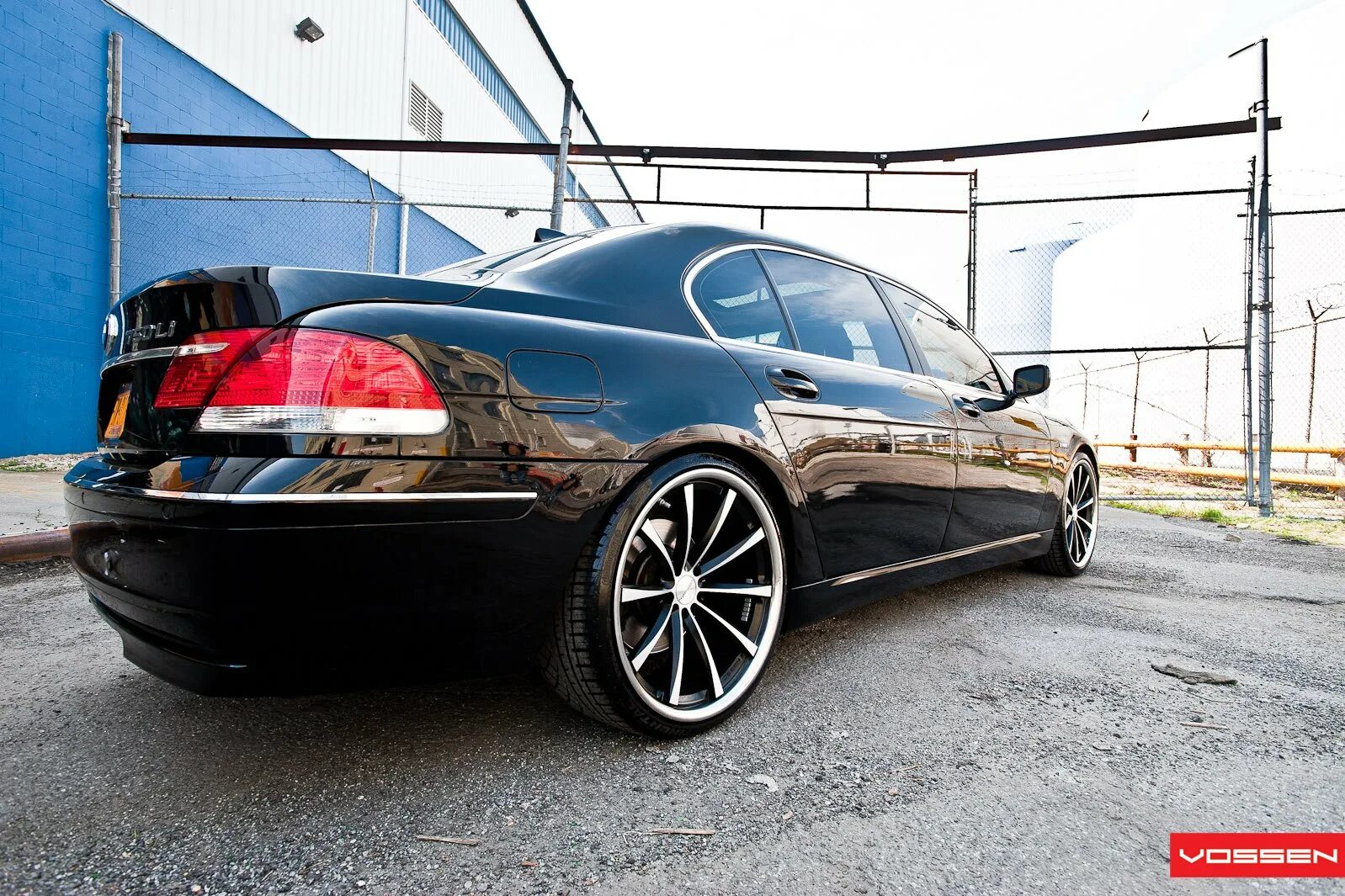 Bmw 7 тюнинг. BMW 7 Tuning. БМВ 7 тюнинг. BMW 7 Series 2004 тюнинг. БМВ 7 тюнинг краска.