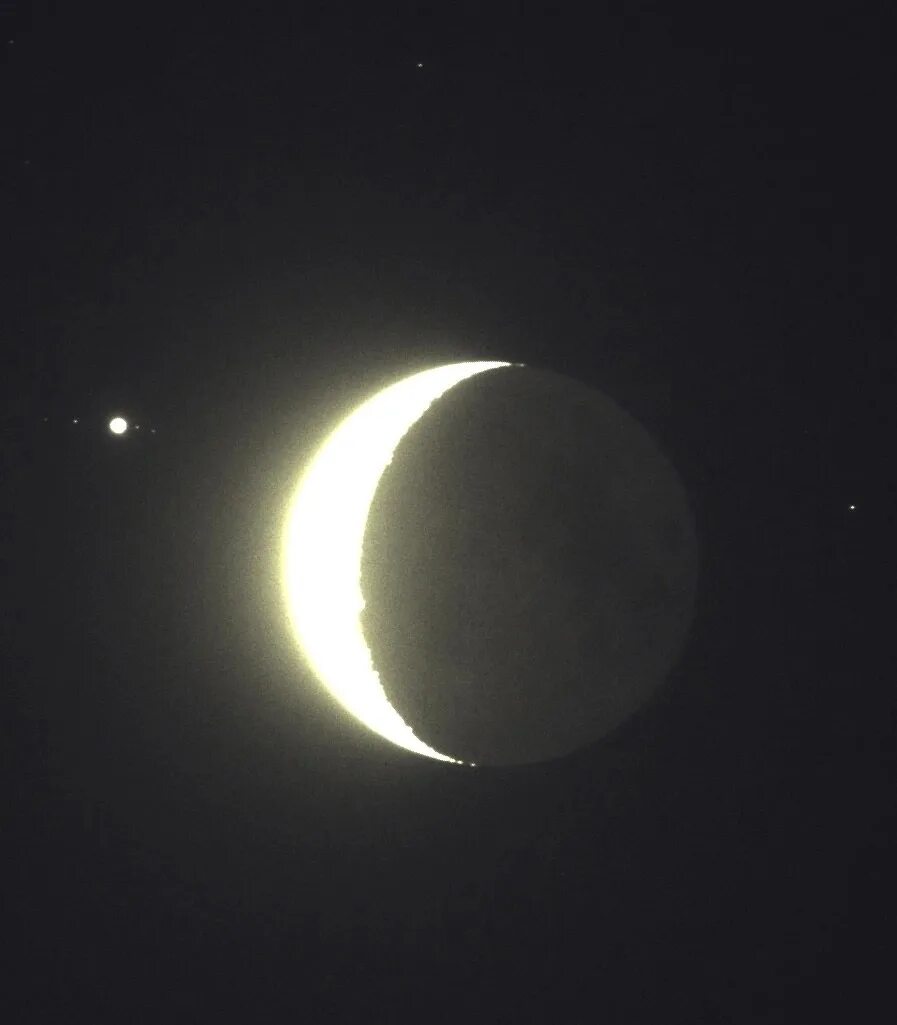 Луны Юпитера. Юпитер рядом с луной. Звезда возле Луны. Покрытие Луны астрономия.