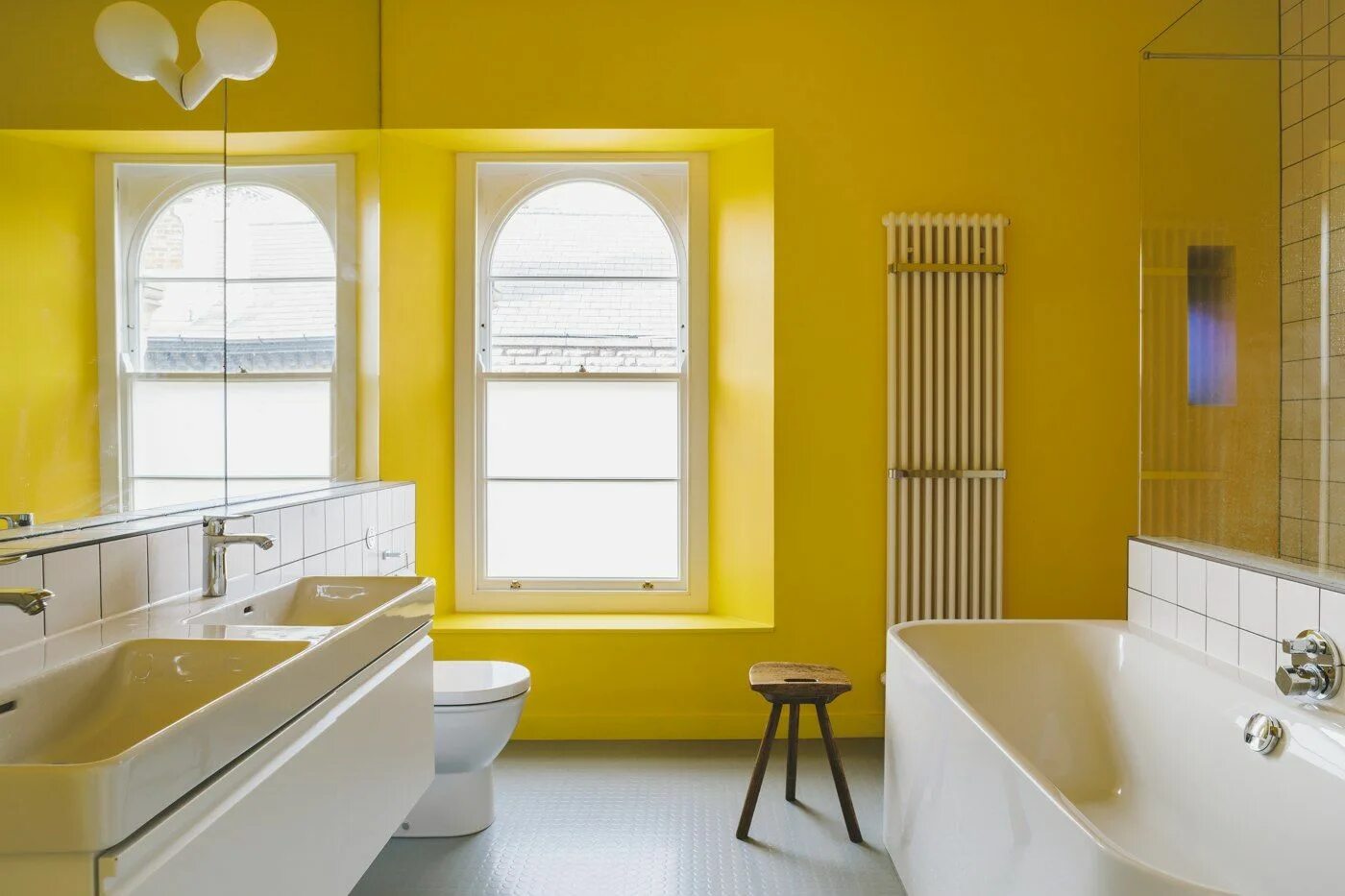 Желтая плитка купить. Желтая ванная. Желтая ванная комната. Ванная в желтом цвете. Ванная комната в желтых тонах.