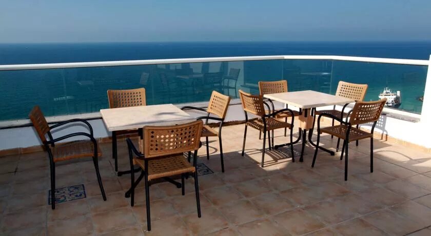 Ramada beach ajman 4. Рамада бич отель аджман. рамада бич отель аджман 4. оаэ,аджман,ramada beach hotel ajman. ramada beach hotel ajman пляж.