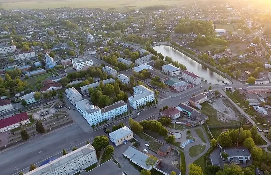 Новозыбков население. Новозыбков Брянская область. Новозыбков Брянская область вид сверху. Новозыбков площадь. Новозыбков Брянская область население численность 2020.