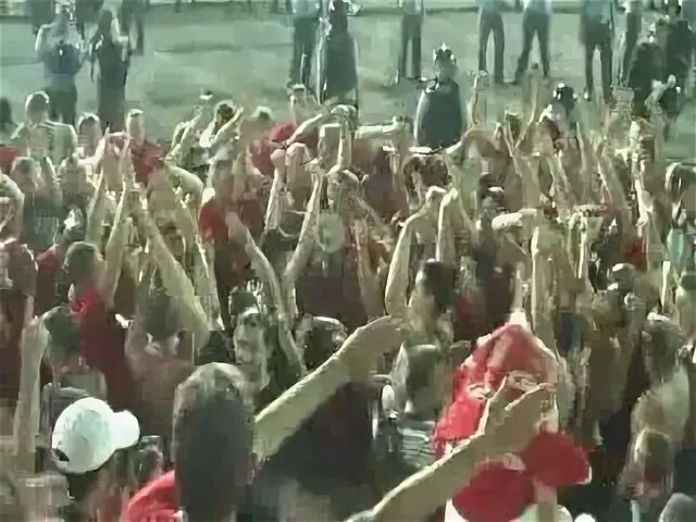 Почему болельщики спартака поют