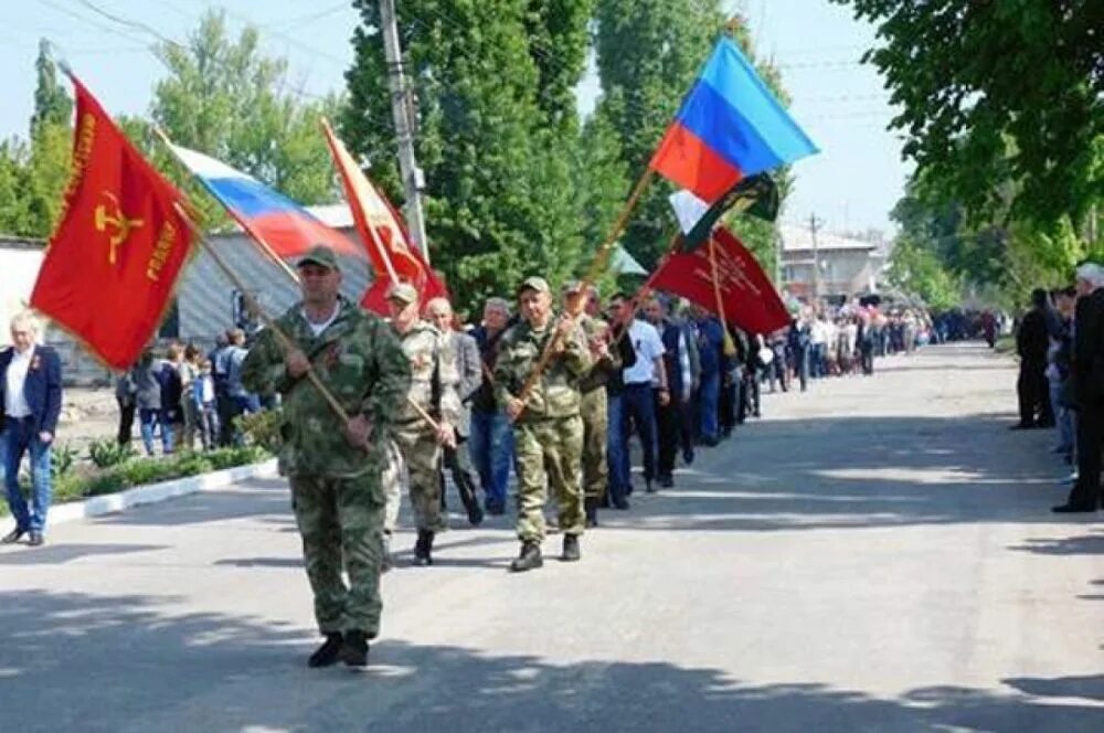 Последние новости дня днр. Празднование дня победы. военные лнр. день республики лнр. празднование дня луганской народной республики.