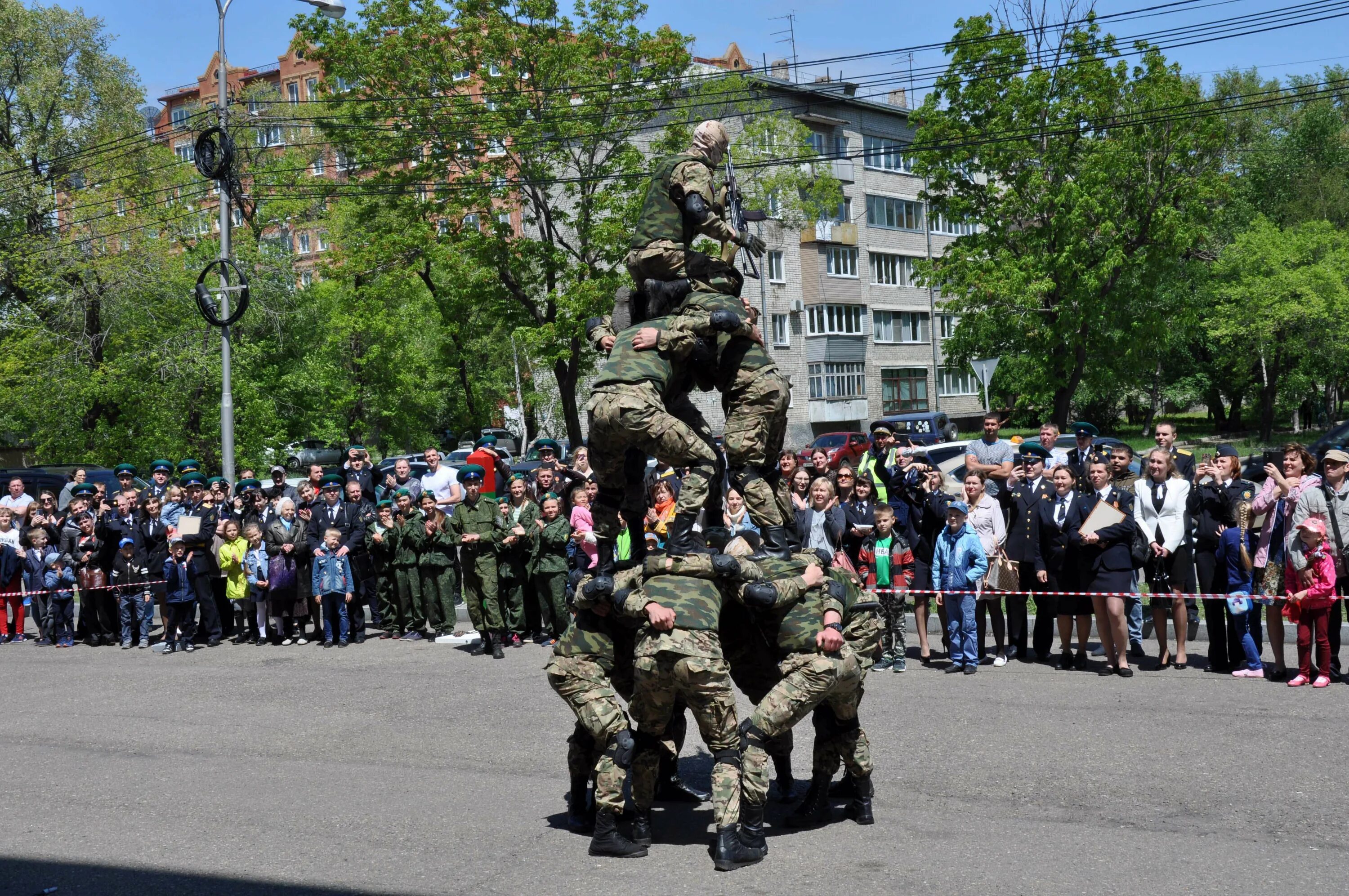 Пограничники Уссурийск. Пограничная служба Уссурийск. Уссурийск дом офицеров Уссурийского гарнизона.