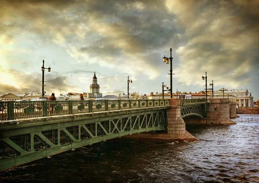 Как называется мост в петербурге. Дворцовый мост в санкт-петербурге. нева дворцовый мост. дворчовский мосг питер. дворцовый мост в санкт-петербурге днем.