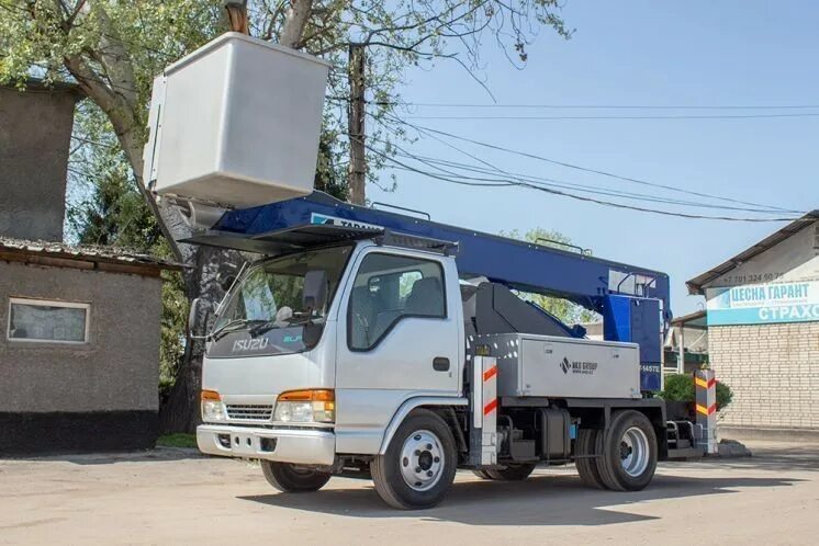 Автовышка tadano at-270tg. Автовышка иркутск услуги. Автовышка. Автовышка aichi d-502. Наймушина 24 братск энергетик.