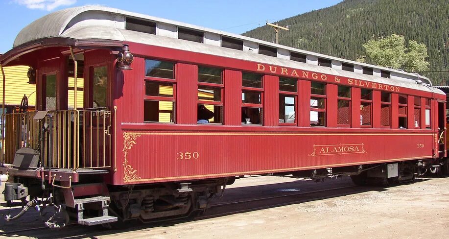 15 вагон. Девушка с ребенком поезде. К чему снится вагон. Спит в поезде. Девушки в поезде плацкарт.