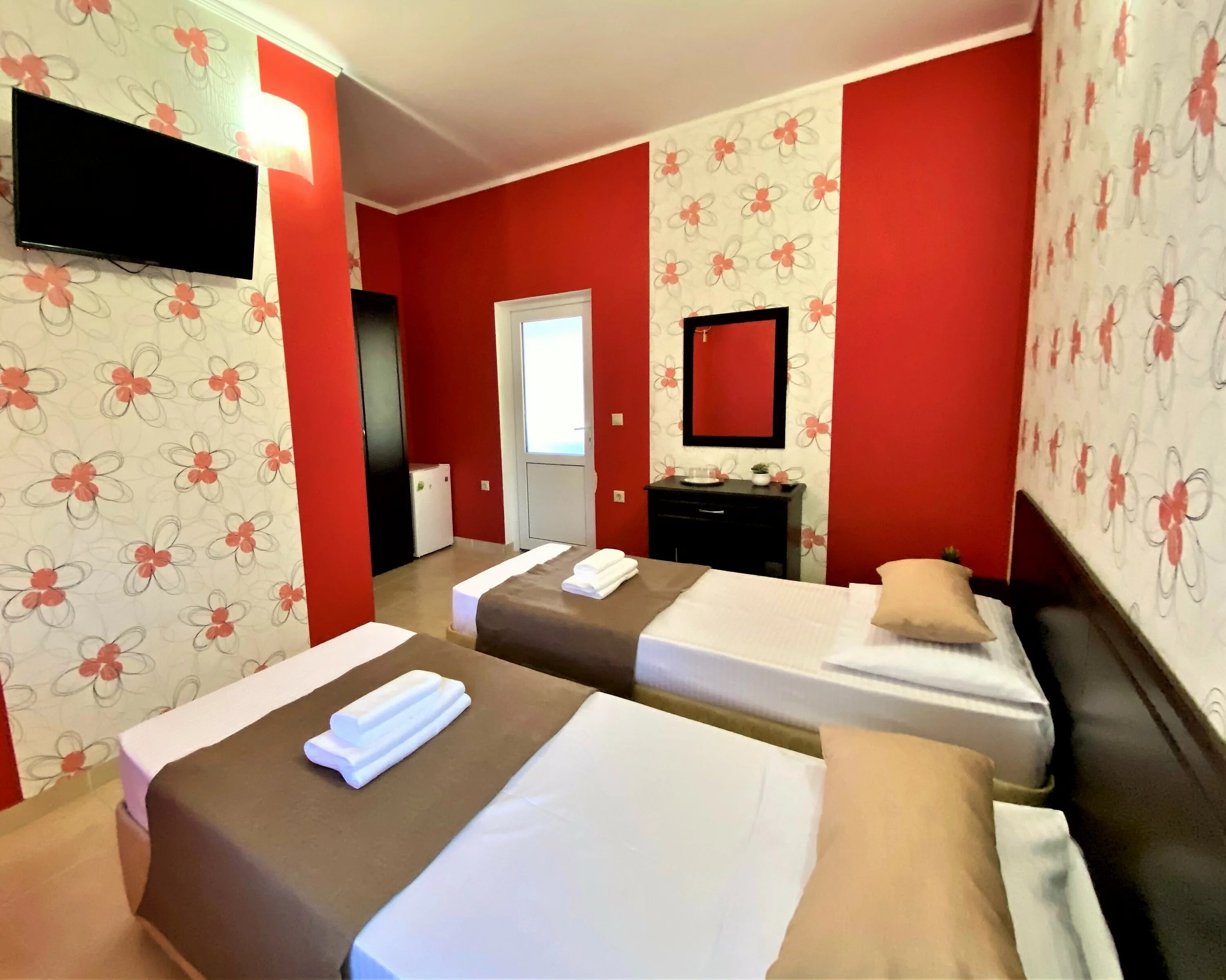 Гостиница мари адлер. Mari адлер. Ленина 181а адлер. Отель маро сочи. Mari адлер.