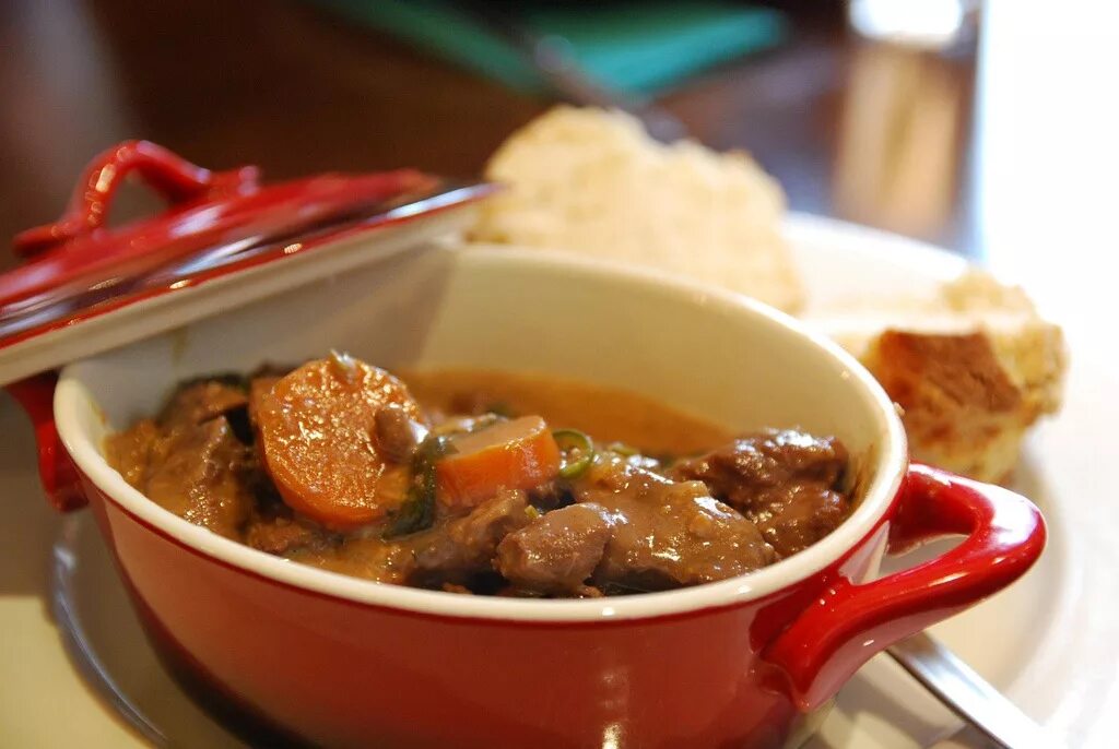 суп из телятины рецепт. похлебка из телятины. суп из телятины рецепт. Irish stew блюдо. суп из телятины с овощами.