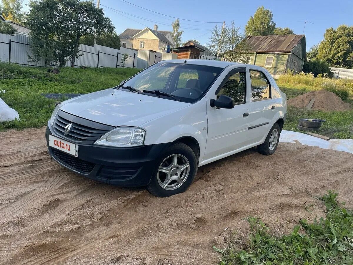 Куплю логан смоленск. Рено Логан 1.4. Renault Logan 2010. Renault Logan 1.4 MT Authentique. Рено Логан 2010 цвета кузова.